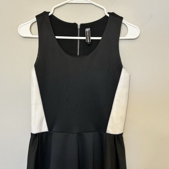 Poof Couture skater dress Womens medium black white Color Block Exposed Zipper - Picture 9 of 10
